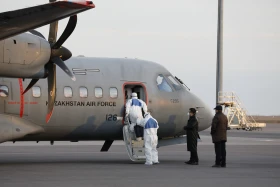 Қытайдан келген дәрігерлер Қазақстанға коронавируска қарсы күрес бойынша тәжірибе алмасу үшін келді - фото 15