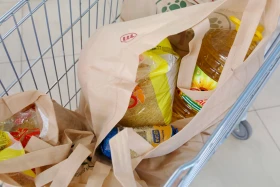 Елордалық мыңдаған балаға әлеуметтік көмек және маскалар тарату - фото 3