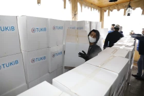 Елордалық мыңдаған балаға әлеуметтік көмек және маскалар тарату - фото 7