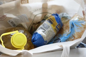 Елордалық мыңдаған балаға әлеуметтік көмек және маскалар тарату - фото 16