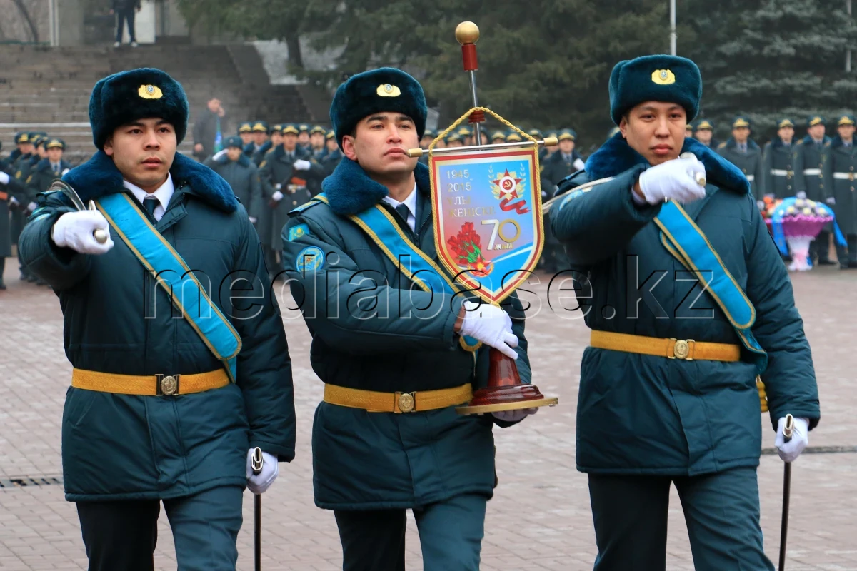 Жеңіс жалаушасы Алматыдан Астанаға «Жас ұлан» мектебіне аттанды - фото 1