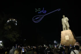 Қазақстан Республикасы күніне орай олар отшашуды атып, дрон шоуын көрсетті - фото 3