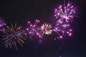 Қазақстан Республикасы күніне орай олар отшашуды атып, дрон шоуын көрсетті - фото 8