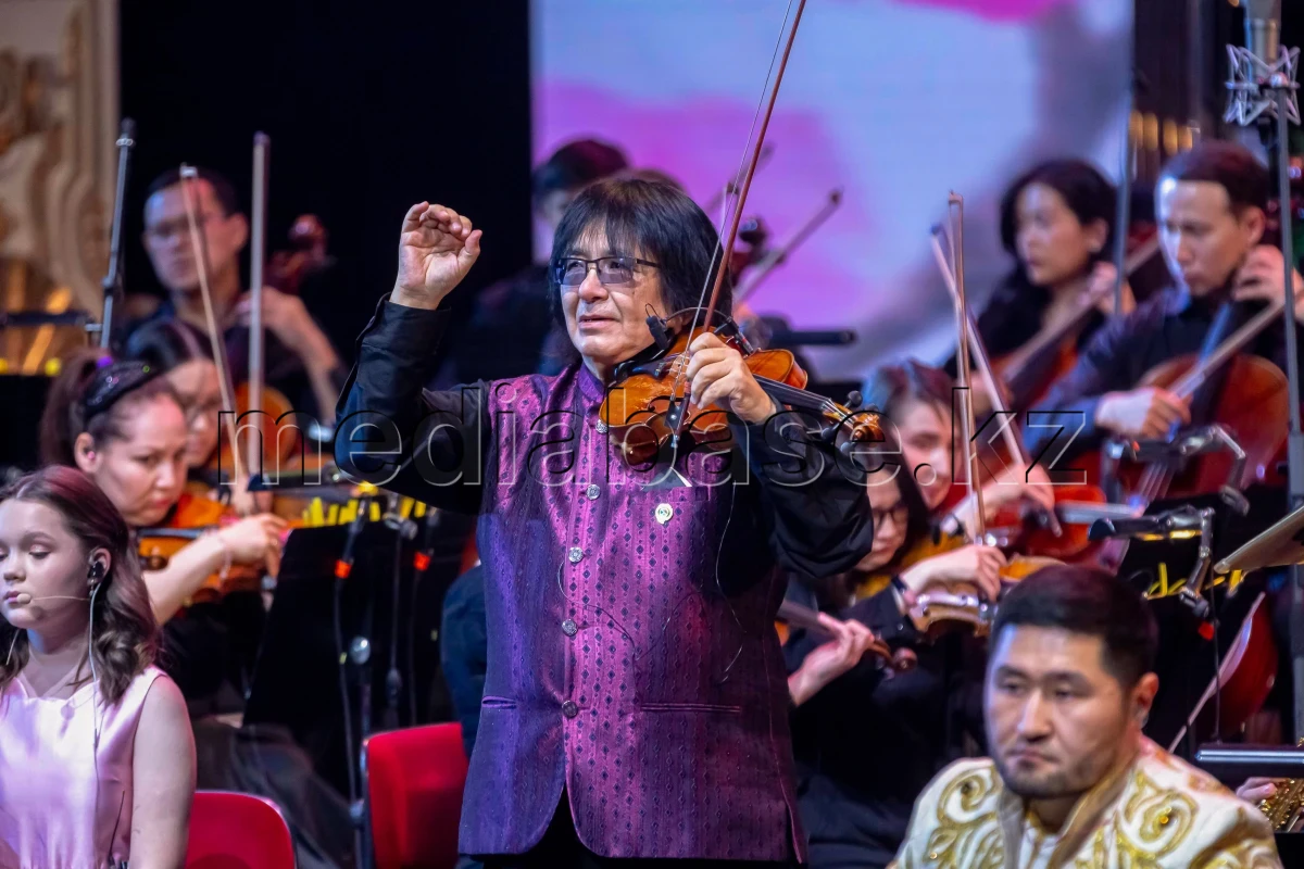 Әлемге әйгілі скрипкашы-виртуоз Марат Бисенғалиев Астанада эксперименттік концерт өткізді - фото 1