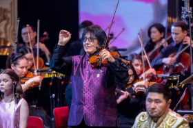 Всемирно известный скрипач-виртуоз Марат Бисенгалиев провел экспериментальный концерт в Астане - фото 1