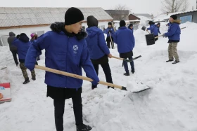 «Біз біргеміз» еріктілерінің қарды жинауы - фото 3