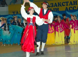 2000 жылғы Қазақстандағы халықтар достығының фестивальдері - фото 2