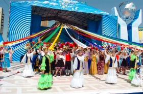 2000 жылғы Қазақстандағы халықтар достығының фестивальдері - фото 3