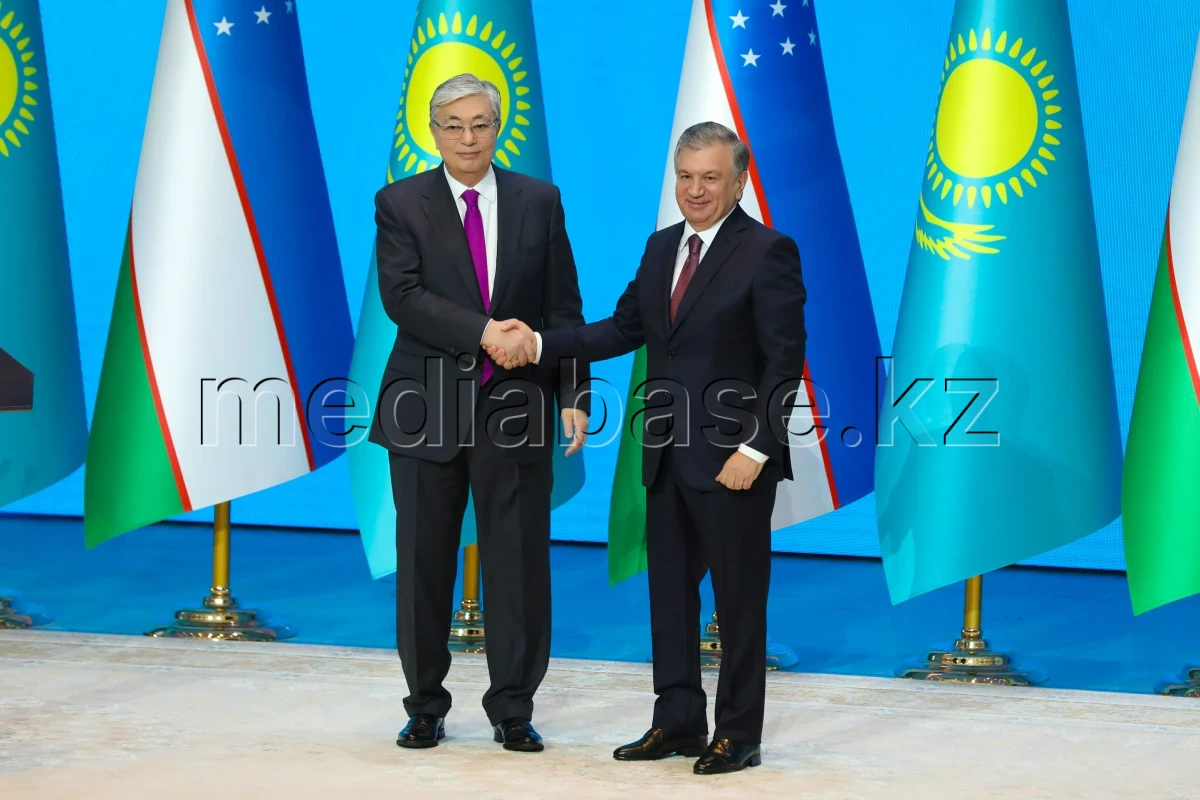 Қазақстан Президенті Қасым-Жомарт Тоқаев Өзбекстанға ресми сапармен келді - фото 1