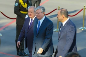 Қазақстан Президенті Қасым-Жомарт Тоқаев Өзбекстанға ресми сапармен келді - фото 4