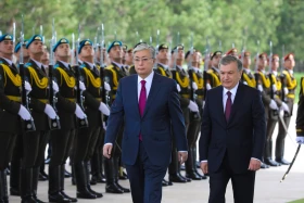 Қазақстан Президенті Қасым-Жомарт Тоқаев Өзбекстанға ресми сапармен келді - фото 6