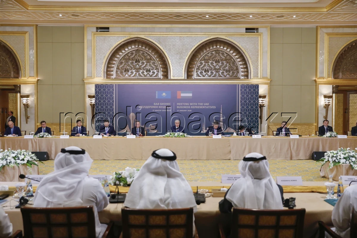 Мемлекет басшысы Біріккен Араб Әмірліктерінің бизнес-топтары өкілдерінің қатысуымен өткен дөңгелек үстелде сөз сөйледі - фото 1