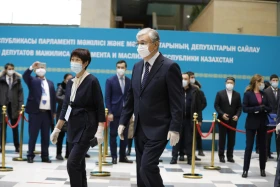 Kassym-Jomart Tokayev voted in the Majilis parliamentary elections - photo 2