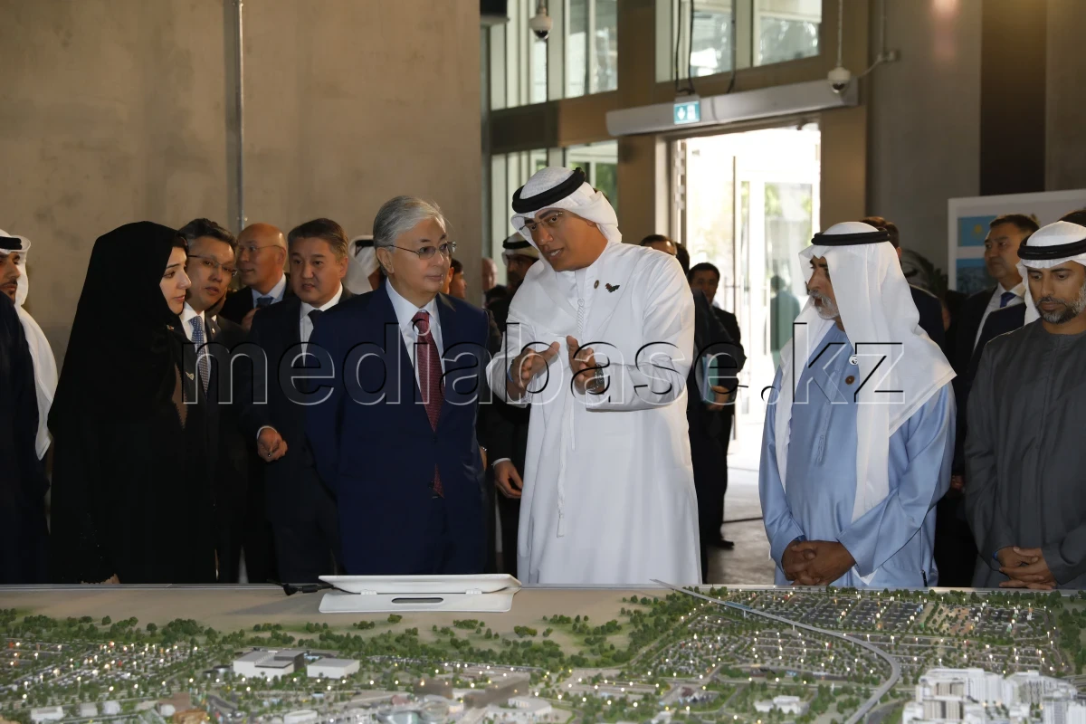 Tokayev was presented with Kazakhstan's pavilion at the EXPO in Dubai - photo 1