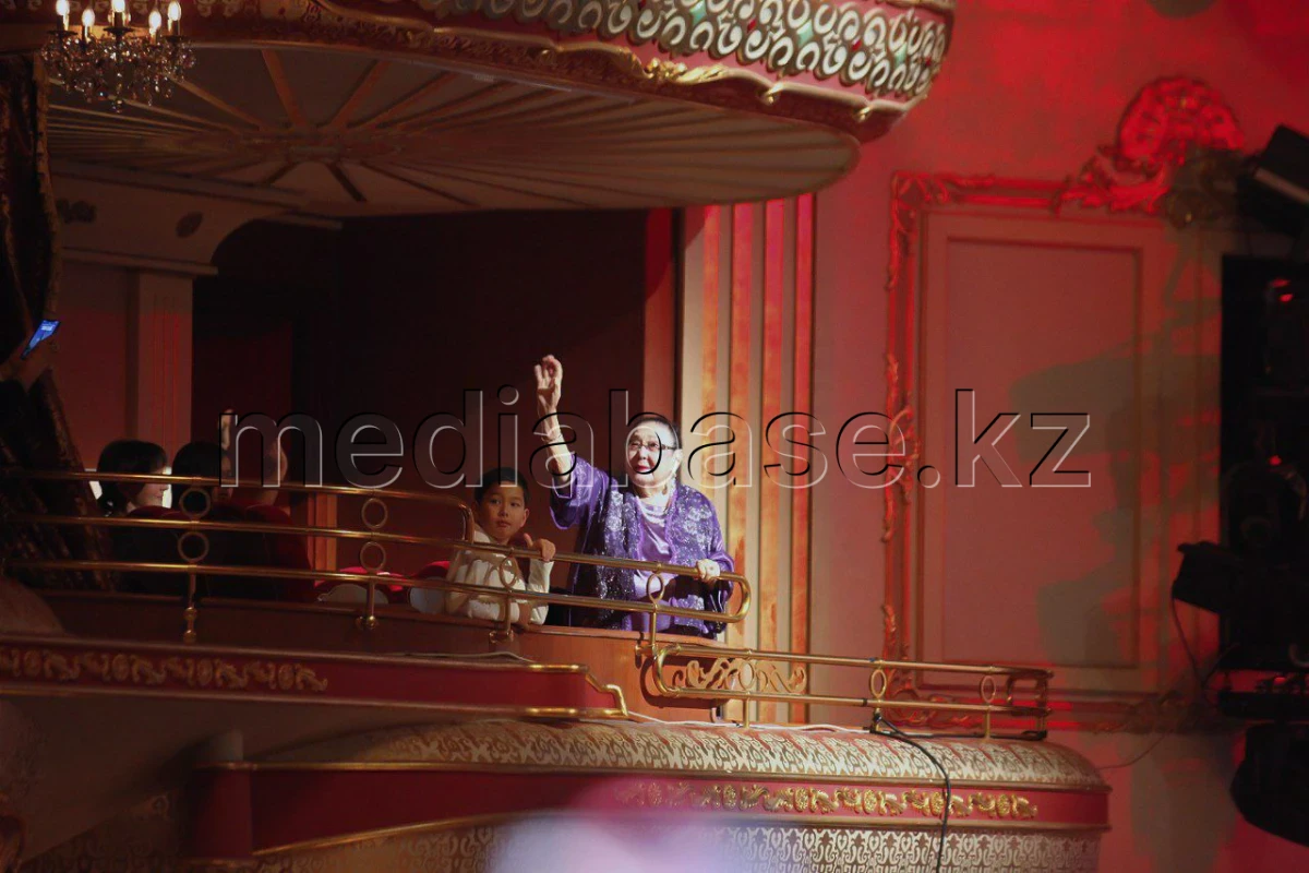 Қазақтың бұлбұлы Бибігүл Төлегенова 95 жаста: елорда жұрты мерейтойлық кешке куә болды - фото 1