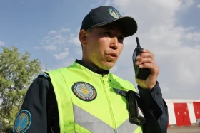 Елордалық полицейлер қауіпсіздік пен тәртіпті қамтамасыз ете отырып, қала көшелерін күзетуде - фото 15