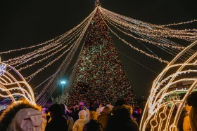 Астананың бас шыршасы жағылды - фото 18