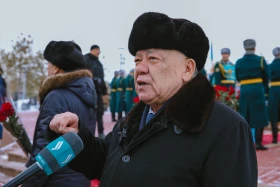 Аты аңызға айналған Иван Панфилов пен Бауыржан Момышұлының ескерткіштеріне гүл шоқтары қойылды - фото 8