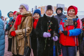 Аты аңызға айналған Иван Панфилов пен Бауыржан Момышұлының ескерткіштеріне гүл шоқтары қойылды - фото 11