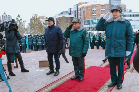 Аты аңызға айналған Иван Панфилов пен Бауыржан Момышұлының ескерткіштеріне гүл шоқтары қойылды - фото 16