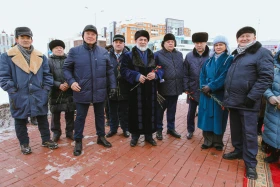 Аты аңызға айналған Иван Панфилов пен Бауыржан Момышұлының ескерткіштеріне гүл шоқтары қойылды - фото 26