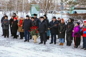 Аты аңызға айналған Иван Панфилов пен Бауыржан Момышұлының ескерткіштеріне гүл шоқтары қойылды - фото 42