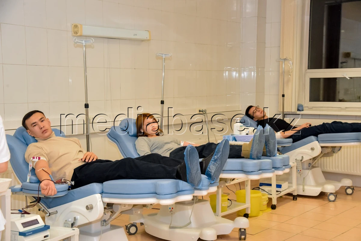 Ақтаудағы ұшақ апаты: астаналықтар қан тапсырып жатыр - фото 1