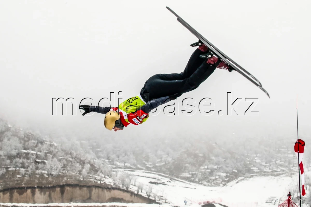 Чемпионат мира фристаил по скайборду в Алматы - фото 1