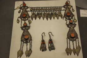 Ювелирные изделия казахов разных времен - фото 26