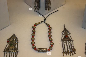 Ювелирные изделия казахов разных времен - фото 43