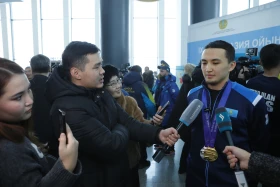 Жители Астаны торжественно встретили национальную сборную по шорт-треку - фото 4