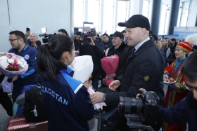 Жители Астаны торжественно встретили национальную сборную по шорт-треку - фото 8