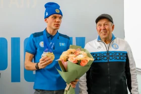 Астана жұрты Азиядада алтын алған биатлоншы Киреевті қарсы алды - фото 7