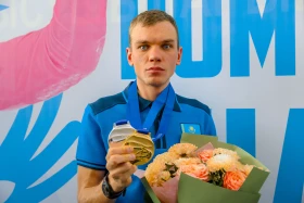 Астана жұрты Азиядада алтын алған биатлоншы Киреевті қарсы алды - фото 13