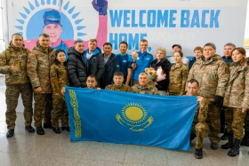 Астана жұрты Азиядада алтын алған биатлоншы Киреевті қарсы алды - фото 16