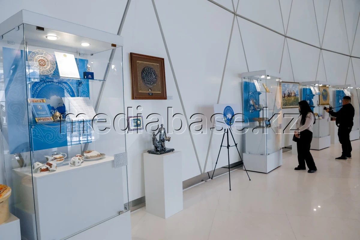 Президенттік орталық ҚХА 30 жылдығына көрме ұйымдастырды - фото 1