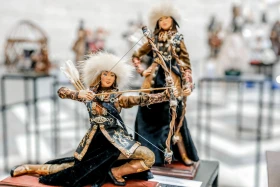 Шығыстан Батысқа дейін: Алматыда коллекциялық қуыршақтардың 140-тан астам үлгісі көрсетілді - фото 2