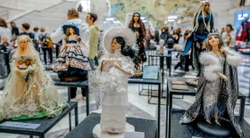 Шығыстан Батысқа дейін: Алматыда коллекциялық қуыршақтардың 140-тан астам үлгісі көрсетілді - фото 7