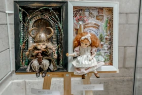 Шығыстан Батысқа дейін: Алматыда коллекциялық қуыршақтардың 140-тан астам үлгісі көрсетілді - фото 9