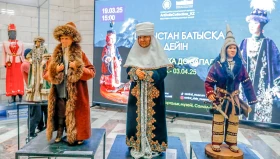 Шығыстан Батысқа дейін: Алматыда коллекциялық қуыршақтардың 140-тан астам үлгісі көрсетілді - фото 13