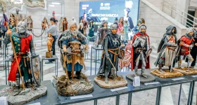 Шығыстан Батысқа дейін: Алматыда коллекциялық қуыршақтардың 140-тан астам үлгісі көрсетілді - фото 14