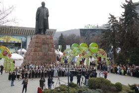 Алматыда 5000 адам Абай әндерін орындады - фото 22