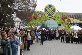 Алматыда 5000 адам Абай әндерін орындады - фото 28