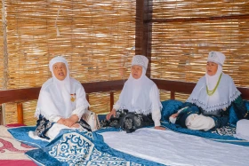 300 tourists arrived in Turkestan on the Silk Road international train - photo 12