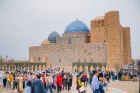 300 tourists arrived in Turkestan on the Silk Road international train - photo 13