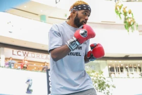 Жәнібек Әлімханұлы жекпе-жек алдындағы алғашқы жаттығуын өткізді - фото 2