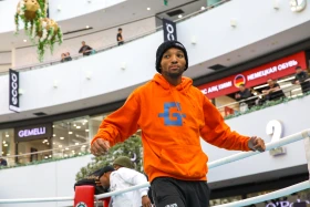 Жәнібек Әлімханұлы жекпе-жек алдындағы алғашқы жаттығуын өткізді - фото 8