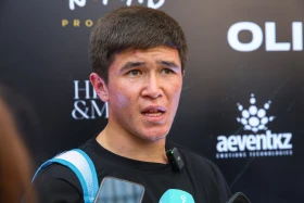 Жәнібек Әлімханұлы жекпе-жек алдындағы алғашқы жаттығуын өткізді - фото 11