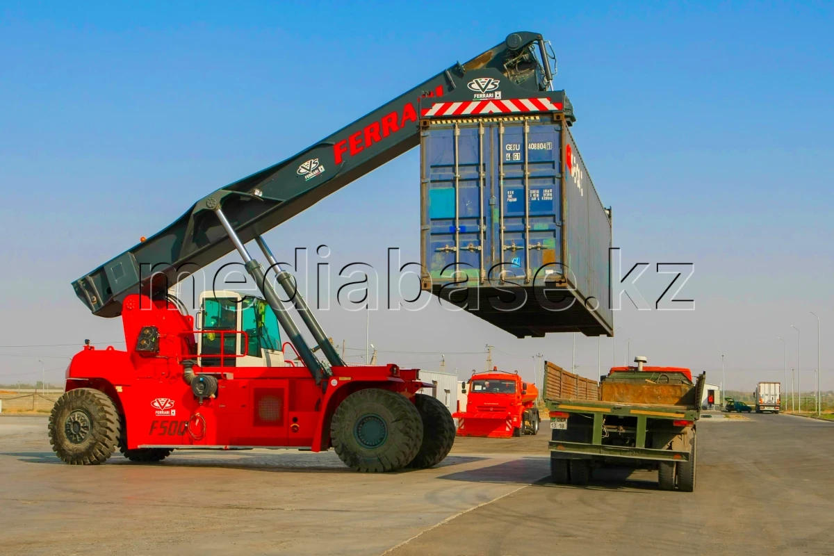 Шымкенттегі логистикалық орталығы - фото 1