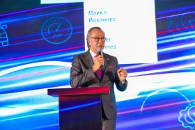 Француздың «Такси» фильміндегі культтік көлік Астанадағы көрмеде таныстырылды - фото 8